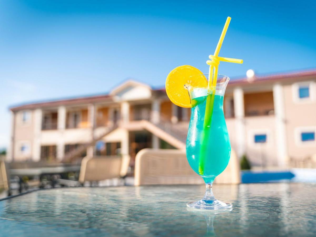 Hotel Royal Garden Nikšić Εξωτερικό φωτογραφία